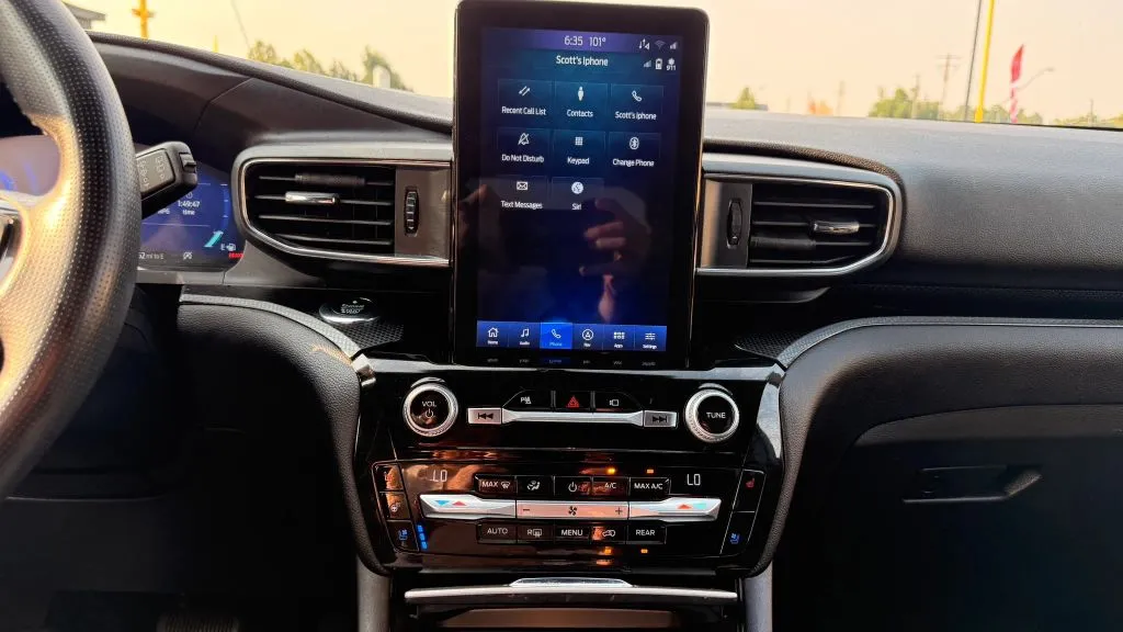 Ford Explorer photo 16
