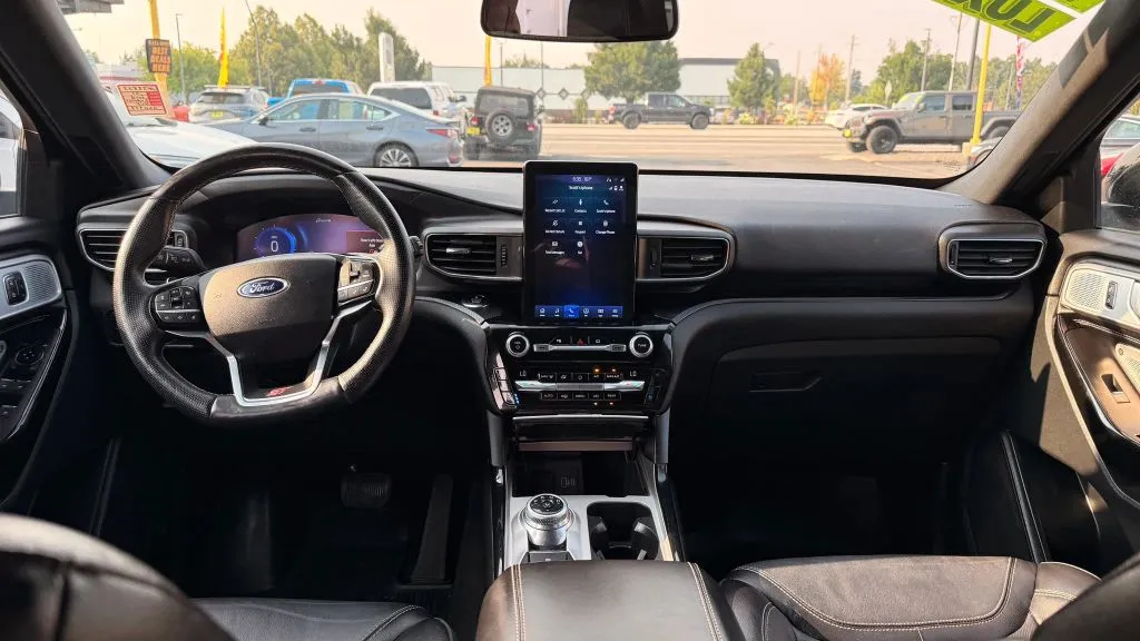 Ford Explorer photo 14