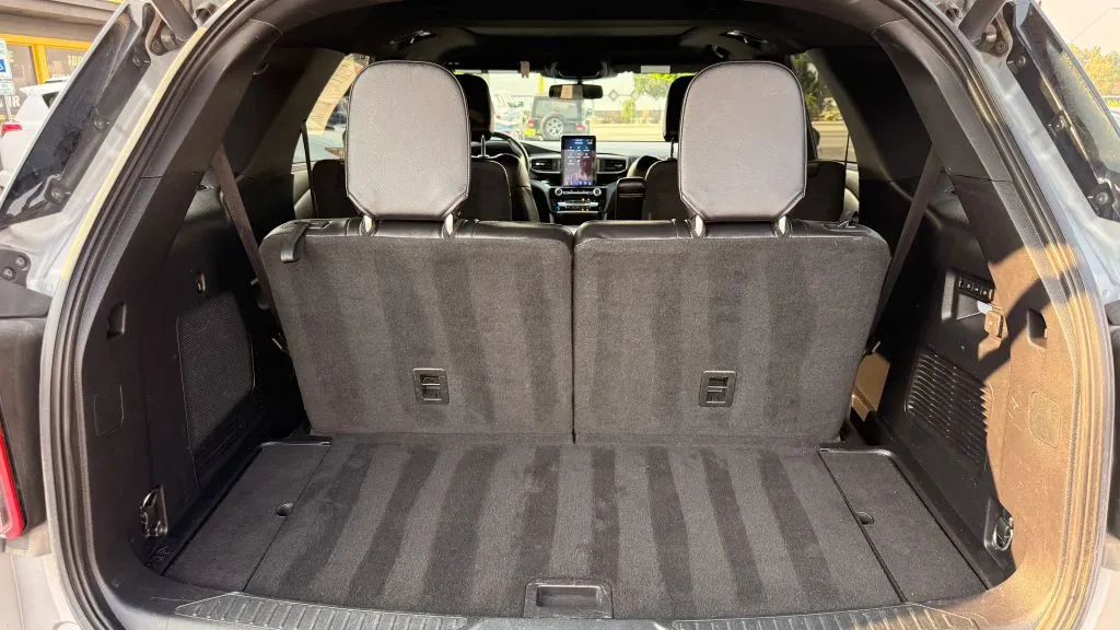 Ford Explorer photo 13