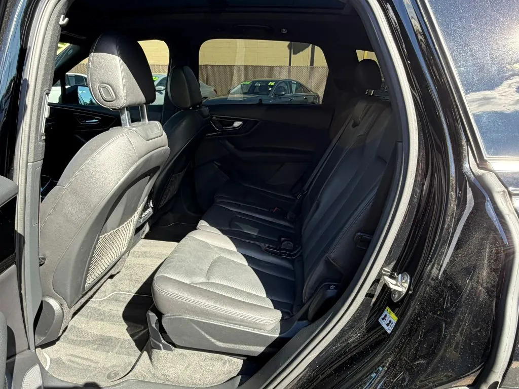 Audi Q7 photo 10