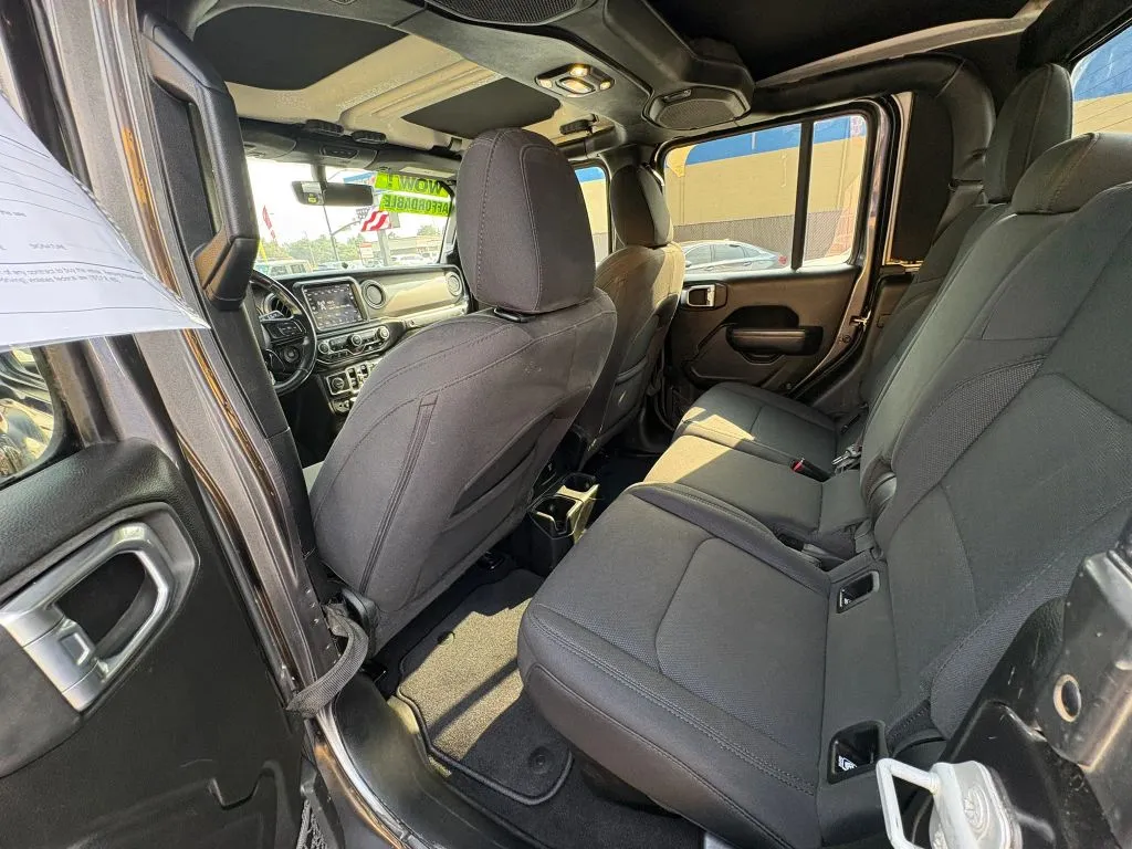 Jeep Gladiator photo 9
