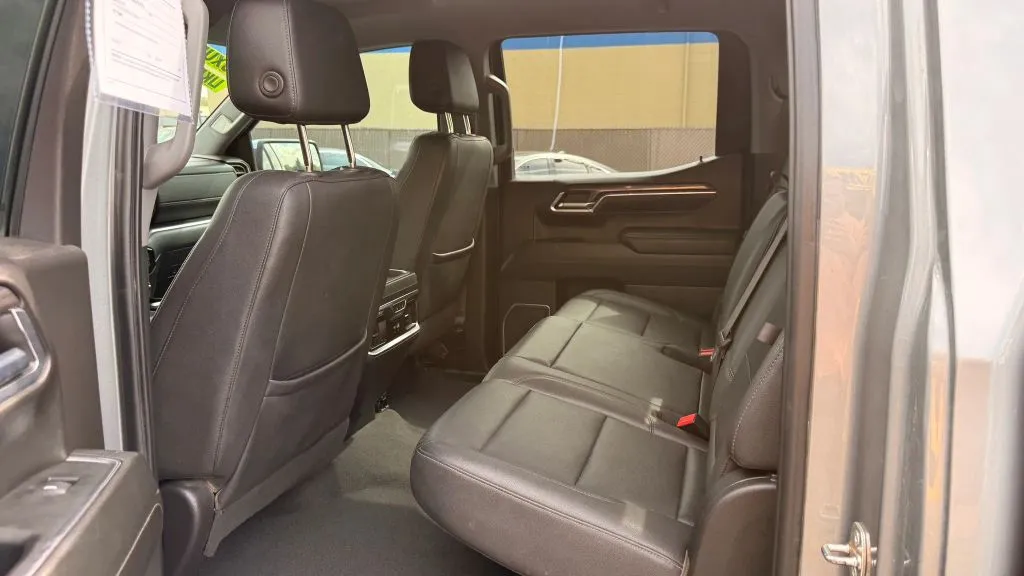 Chevrolet Silverado photo 10