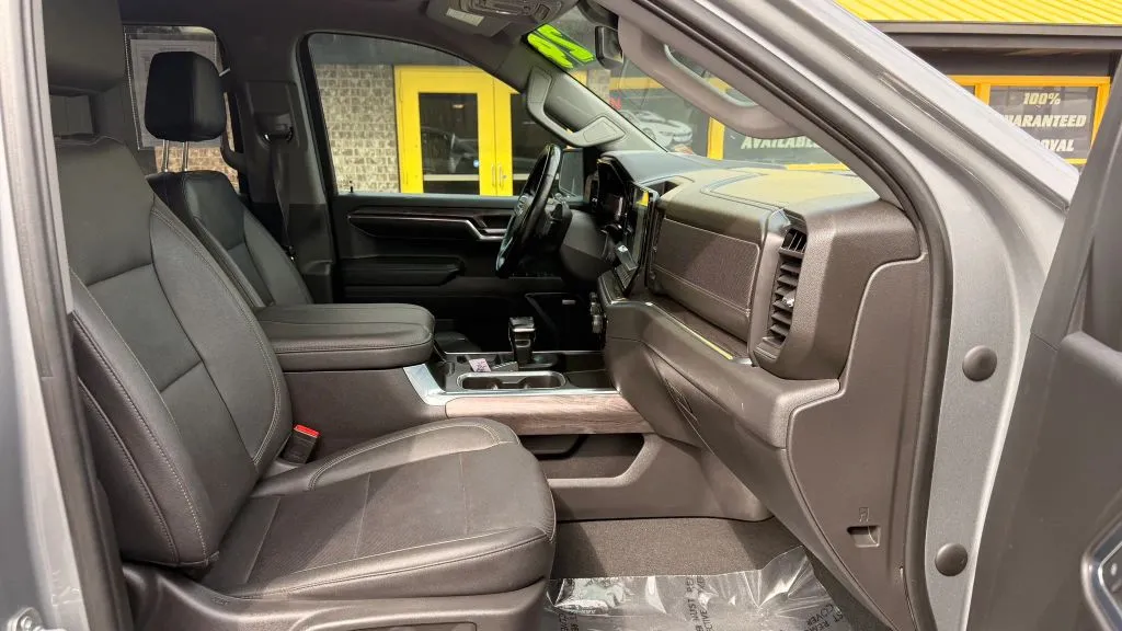 Chevrolet Silverado photo 11