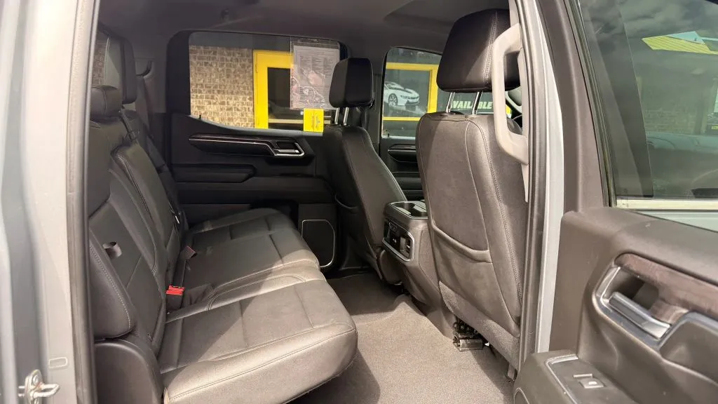 Chevrolet Silverado photo 12
