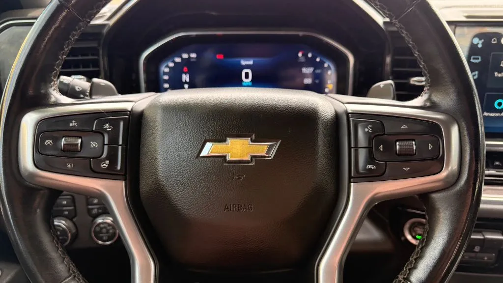 Chevrolet Silverado photo 14