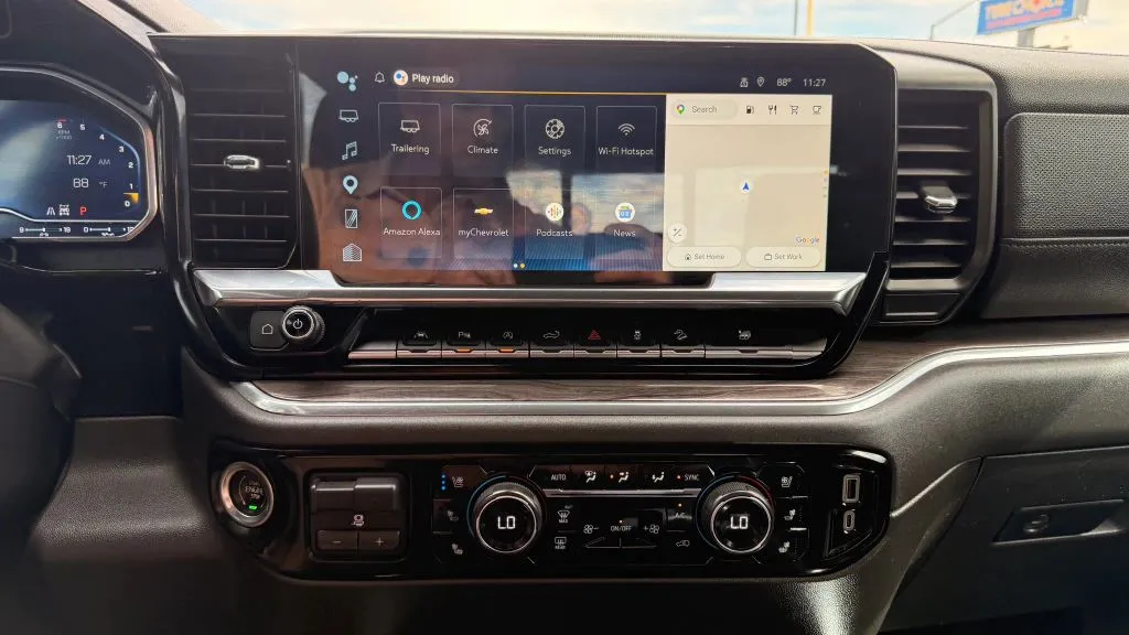 Chevrolet Silverado photo 15
