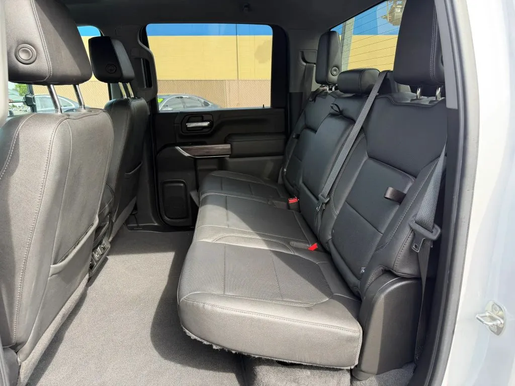 Chevrolet Silverado photo 10