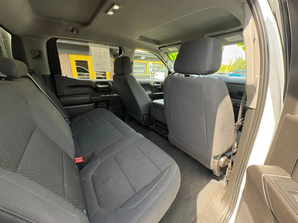 Chevrolet Silverado photo 12