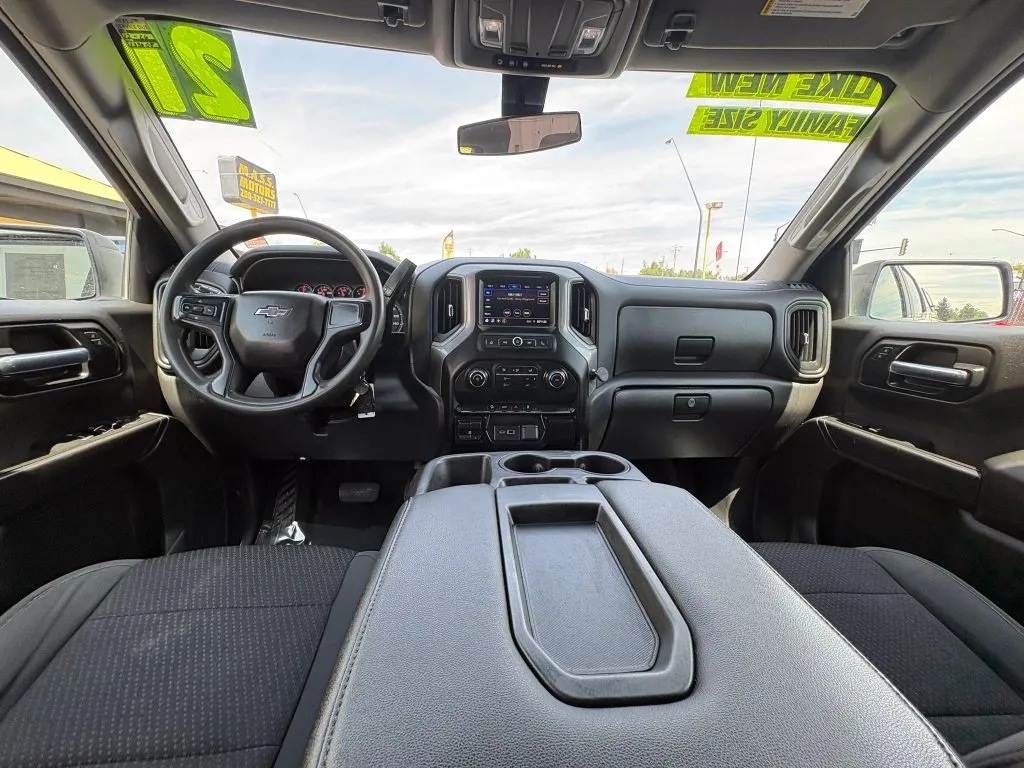 Chevrolet Silverado photo 18
