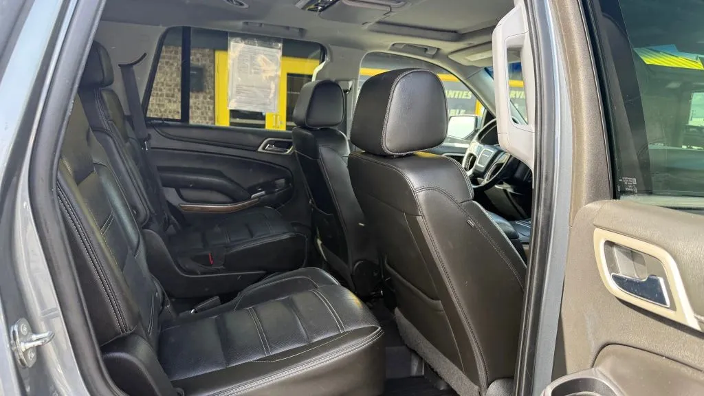 GMC Yukon photo 12