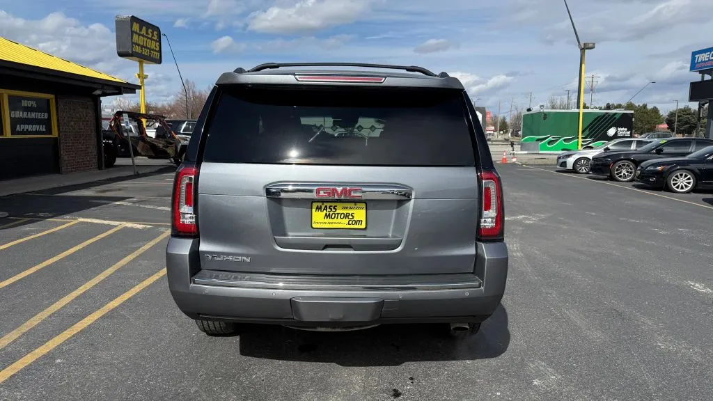 GMC Yukon photo 7