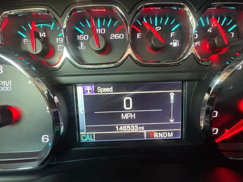 Chevrolet Tahoe photo 14