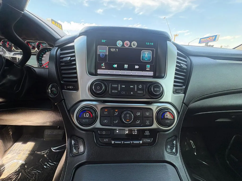 Chevrolet Tahoe photo 15