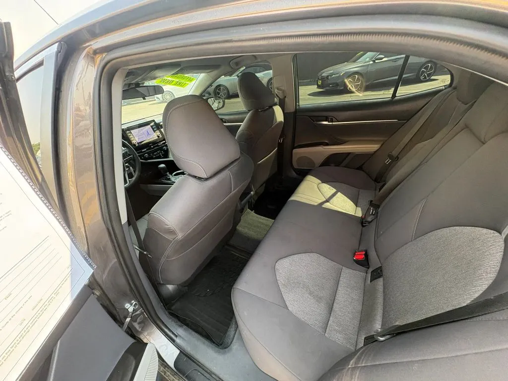 Toyota Camry photo 10