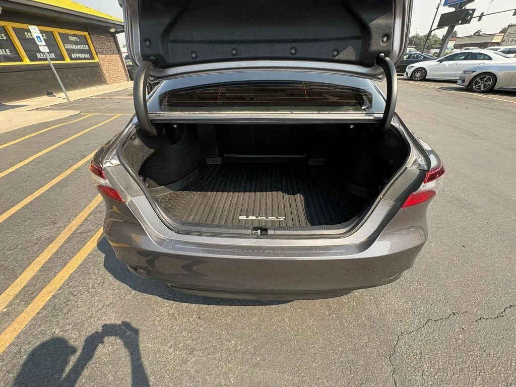 Toyota Camry photo 19