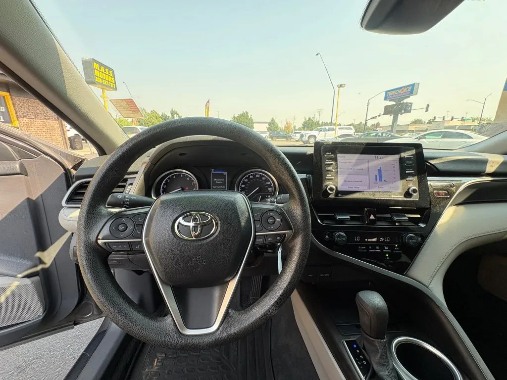 Toyota Camry photo 13