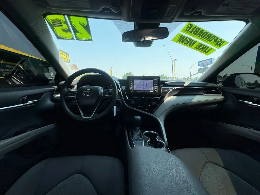 Toyota Camry photo 18