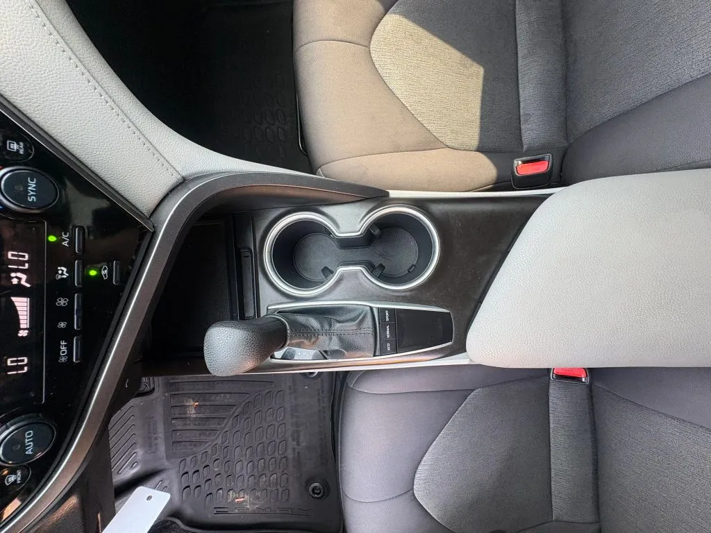 Toyota Camry photo 17