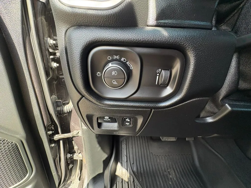Ram 1500 photo 18