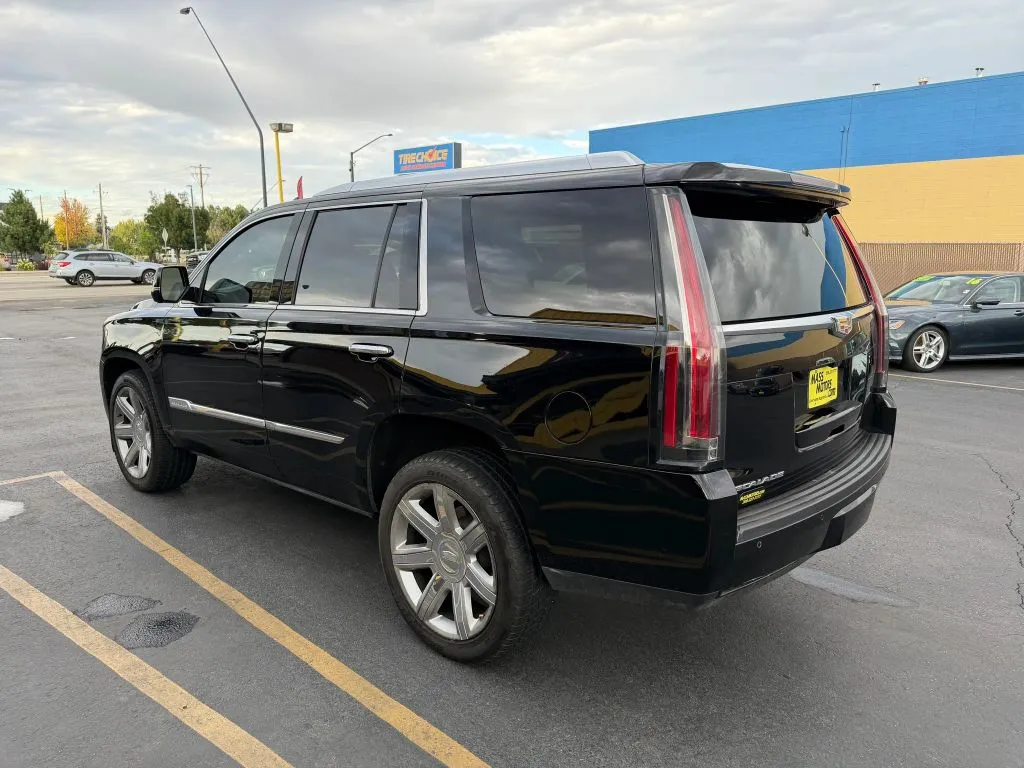 Cadillac Escalade photo 6