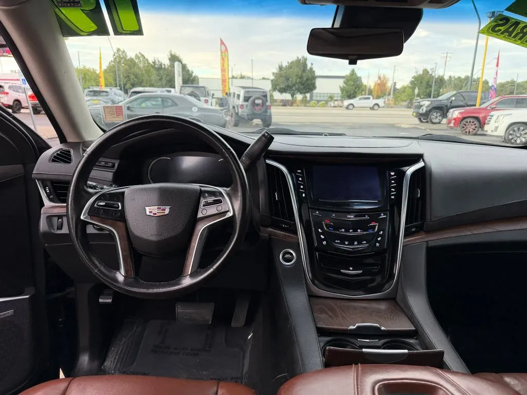 Cadillac Escalade photo 14