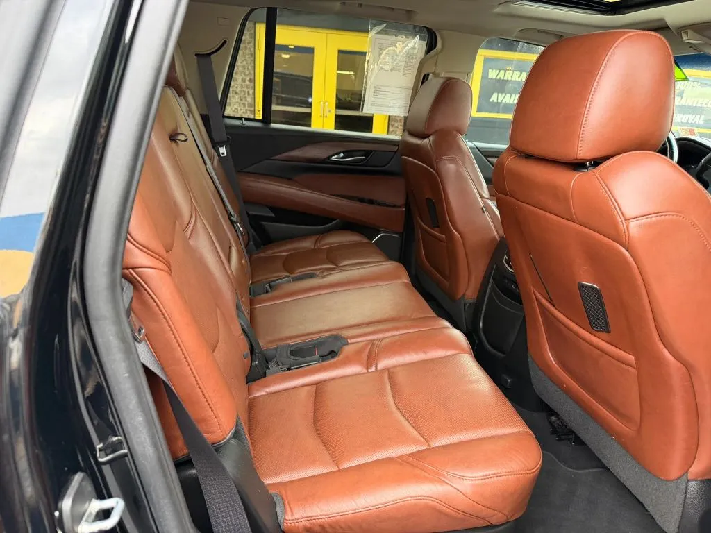 Cadillac Escalade photo 9