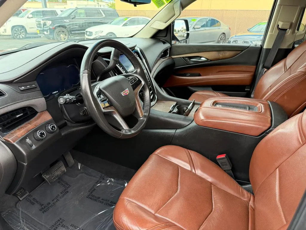 Cadillac Escalade photo 12
