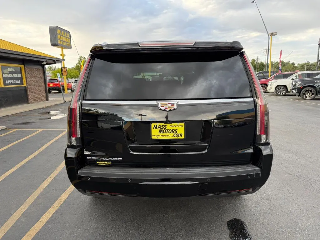Cadillac Escalade photo 7