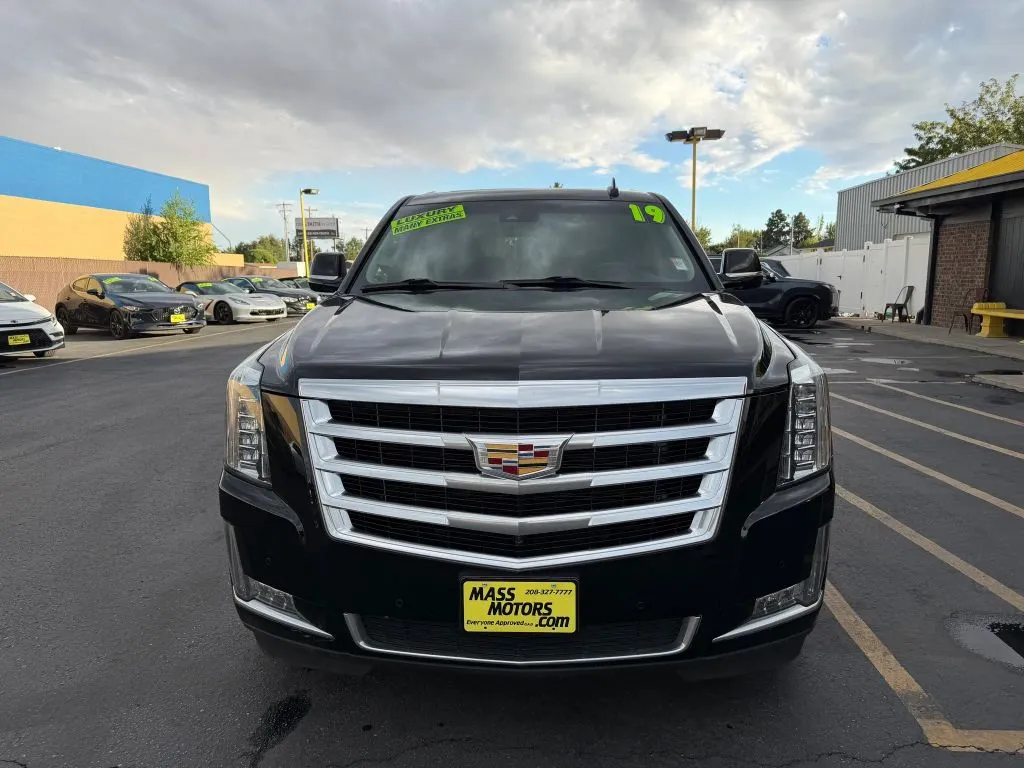 Cadillac Escalade photo 3