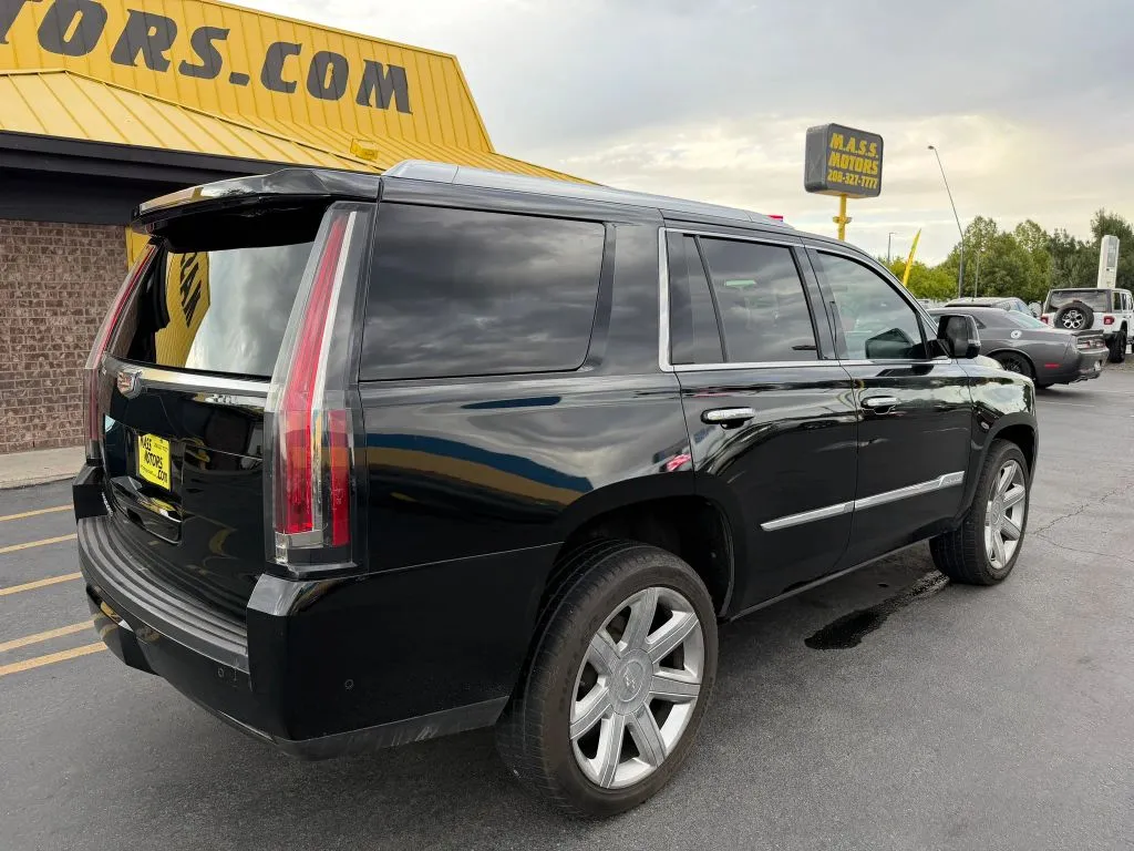 Cadillac Escalade photo 8