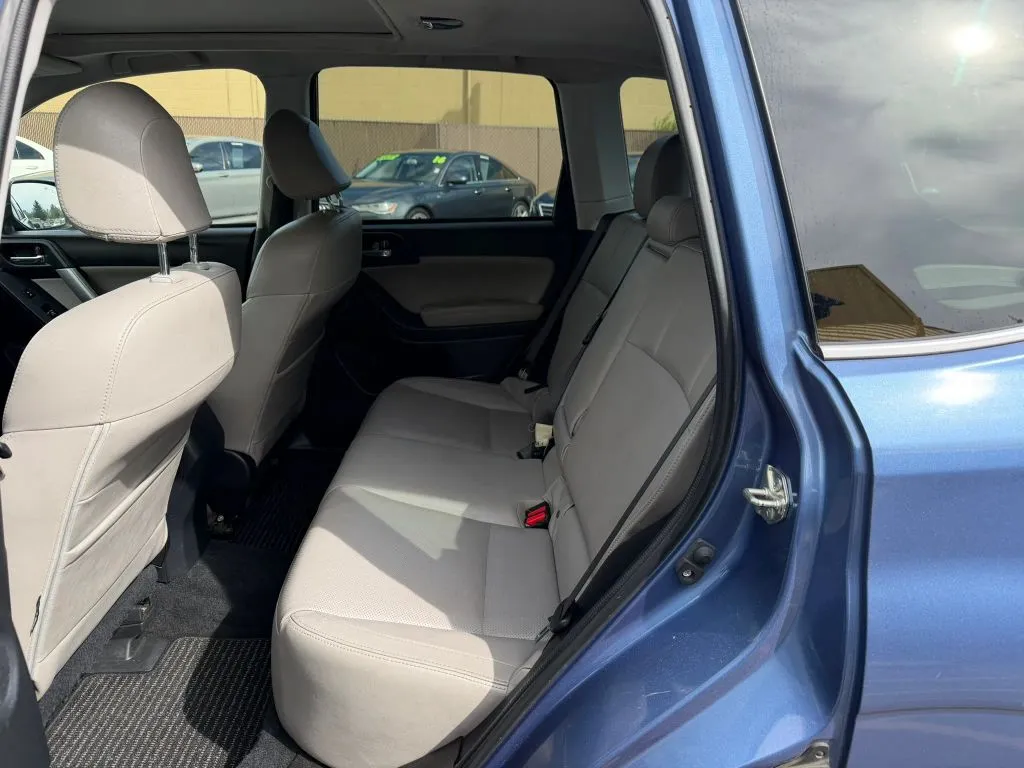 Subaru Forester photo 10