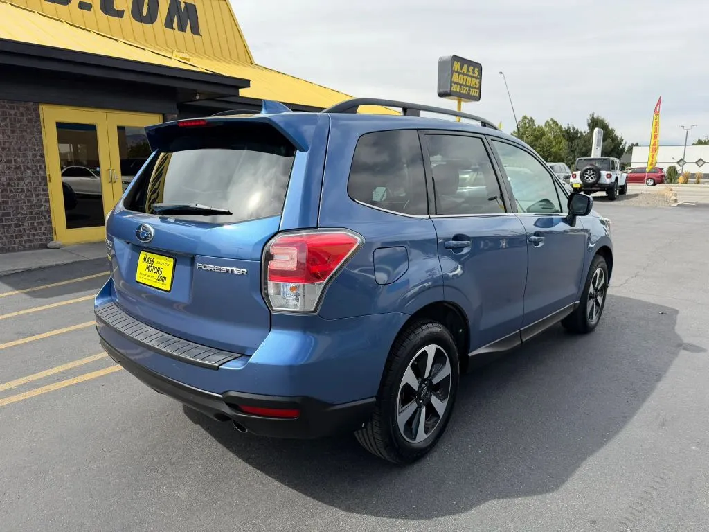 Subaru Forester photo 8