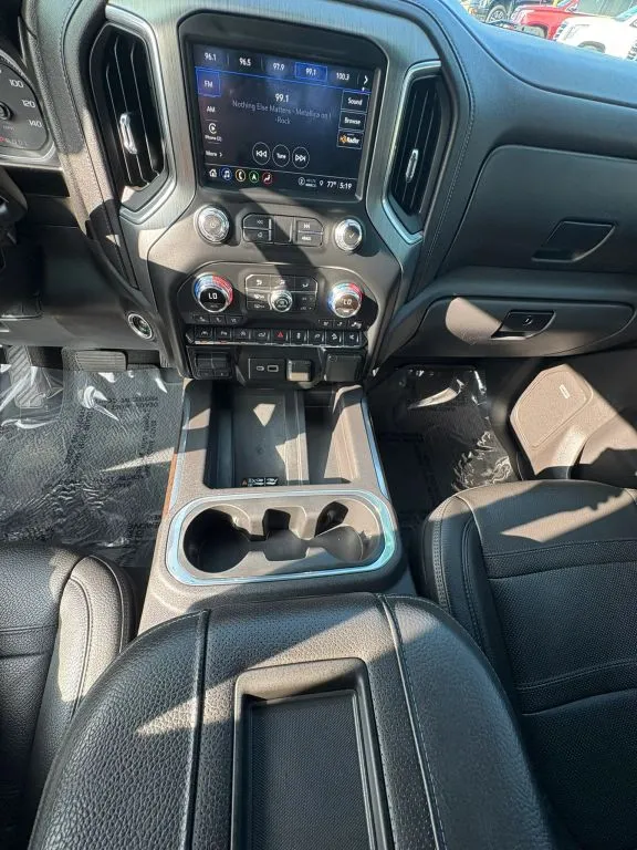 GMC Sierra photo 17