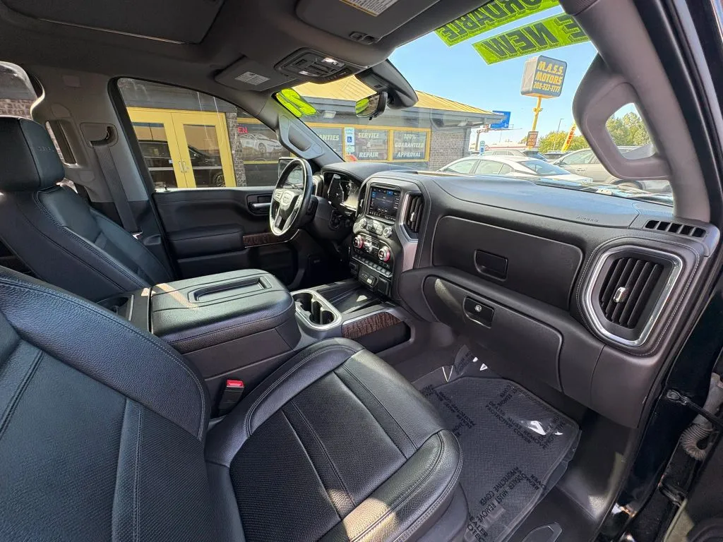 GMC Sierra photo 11