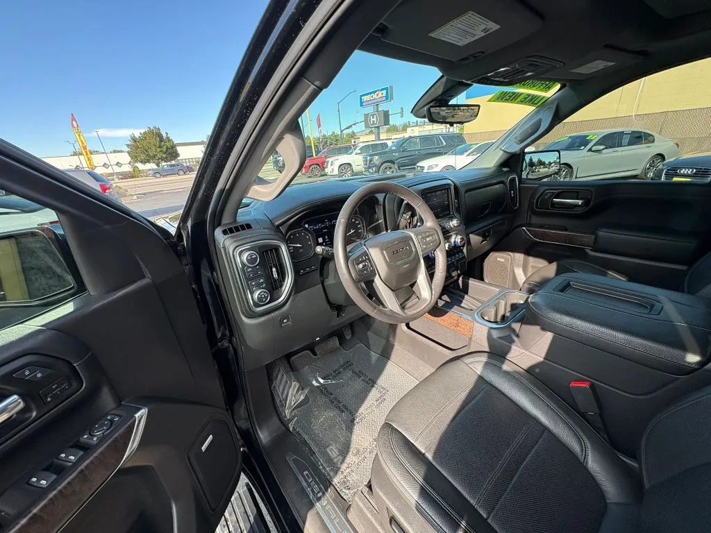 GMC Sierra photo 9
