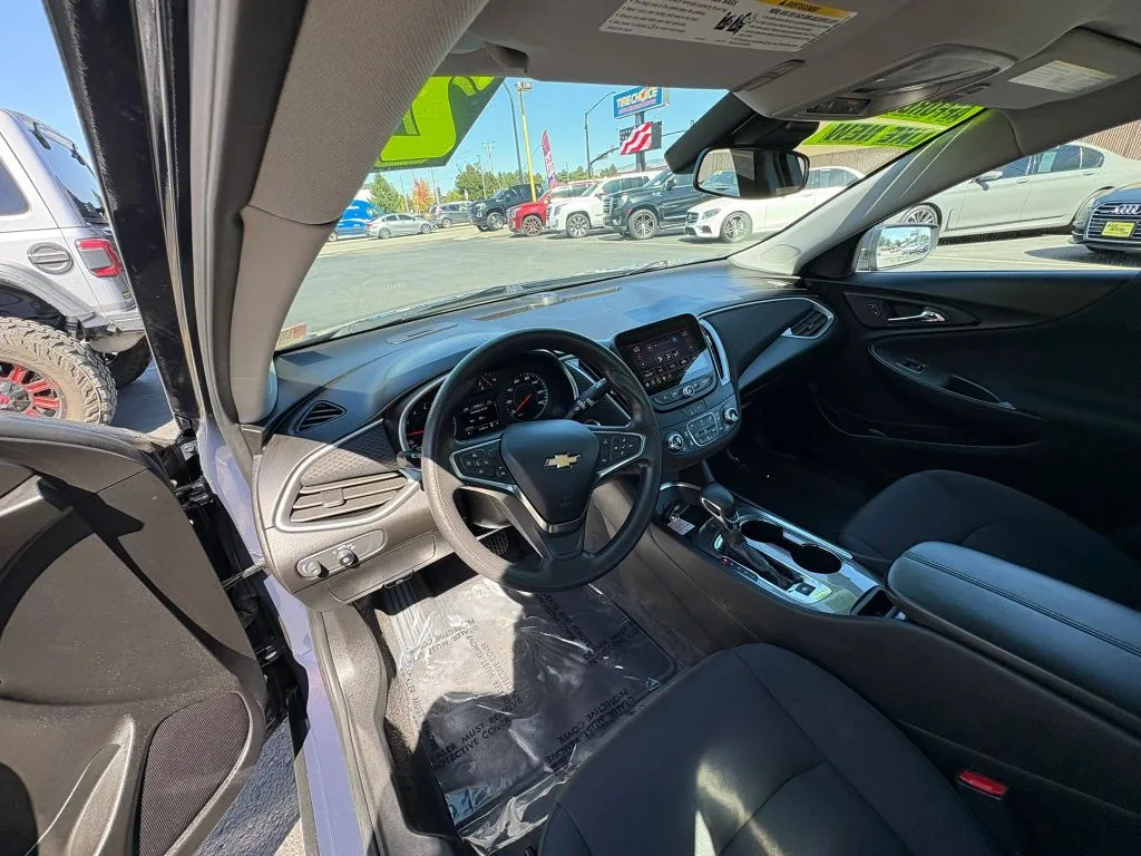 Chevrolet Malibu photo 9