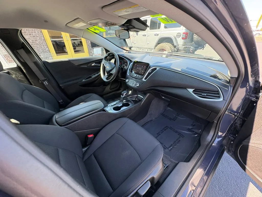 Chevrolet Malibu photo 11