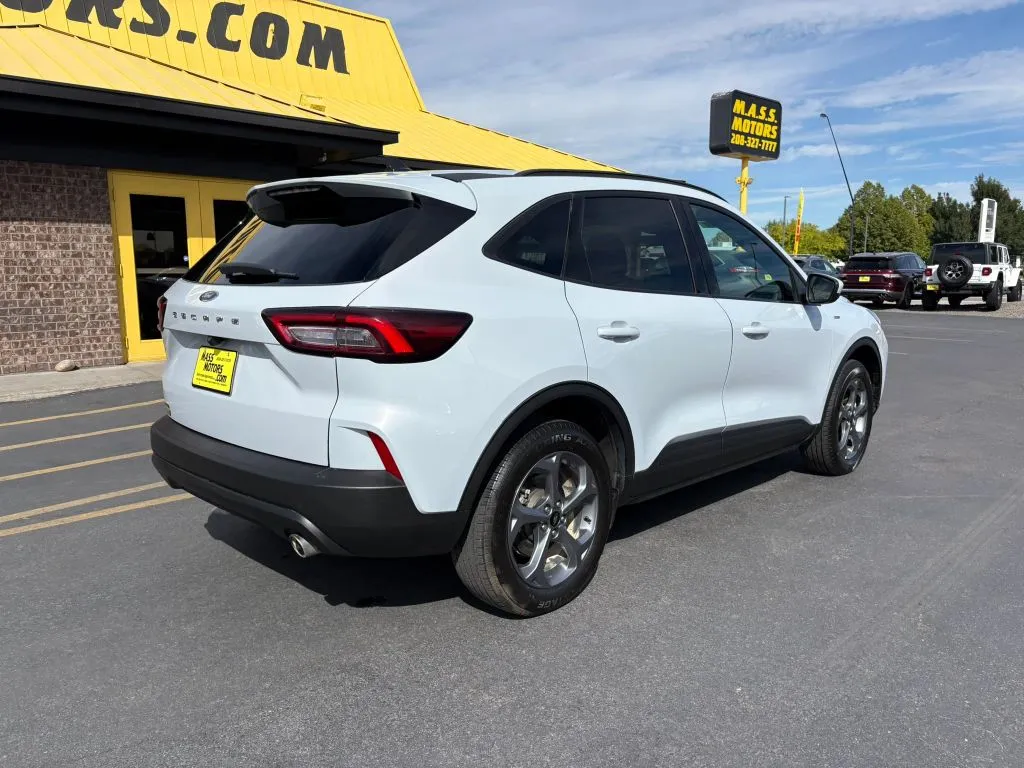 Ford Escape photo 7
