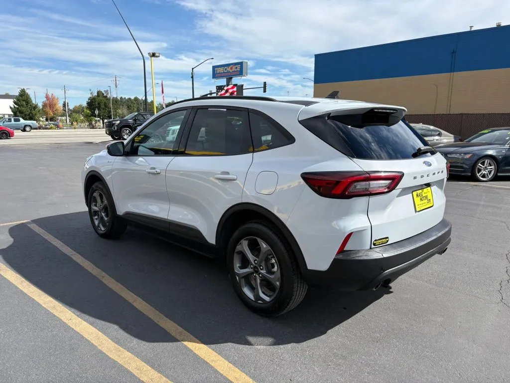 Ford Escape photo 5