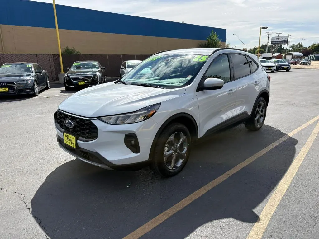 Ford Escape photo 3