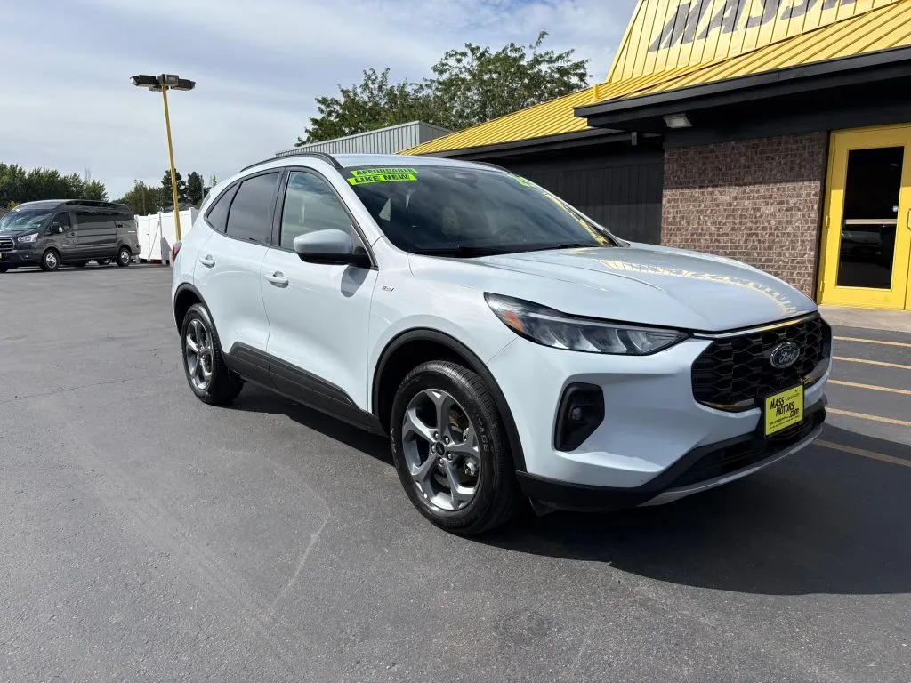 Ford Escape photo 8