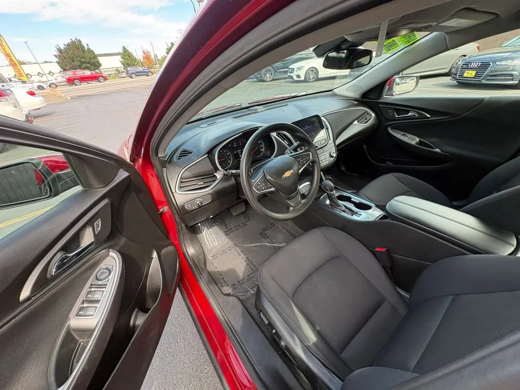 Chevrolet Malibu photo 9