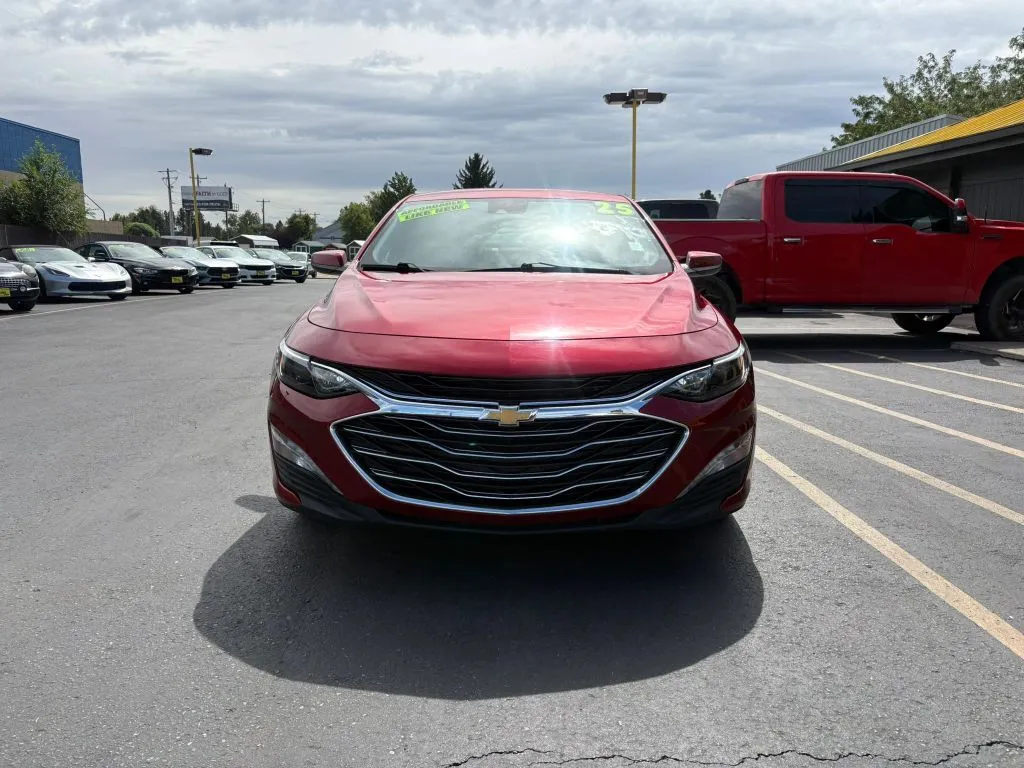 Chevrolet Malibu photo 2
