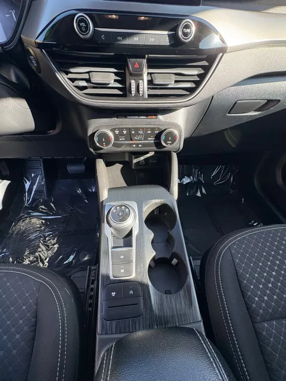 Ford Escape photo 17