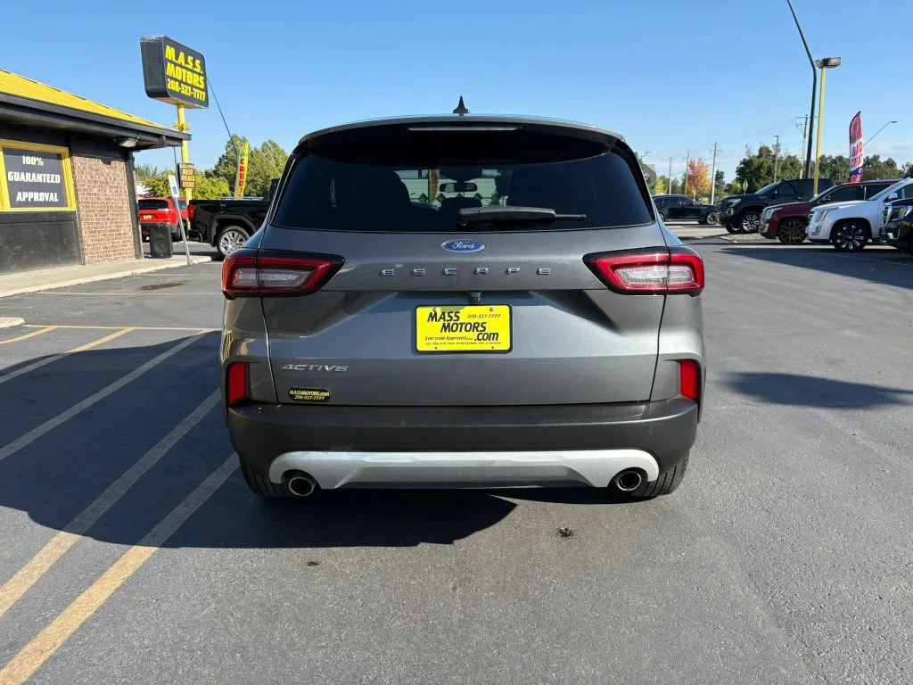 Ford Escape photo 6