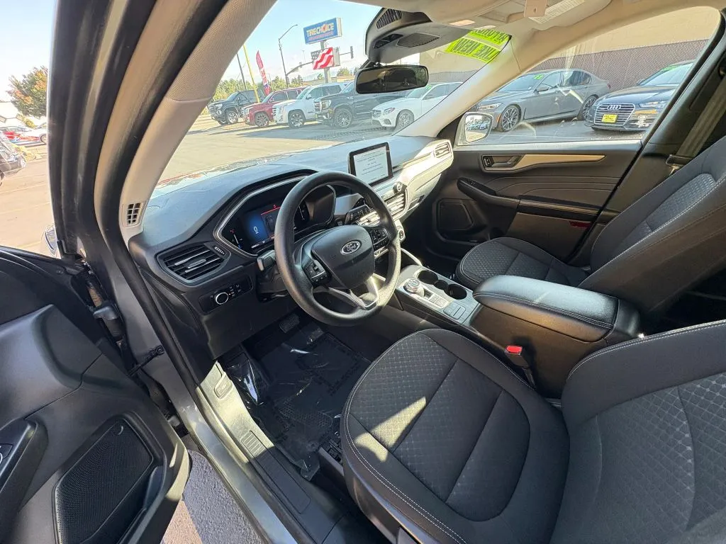 Ford Escape photo 9