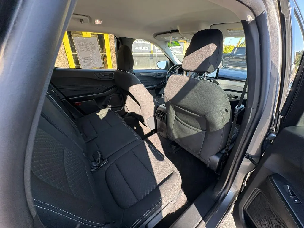 Ford Escape photo 12