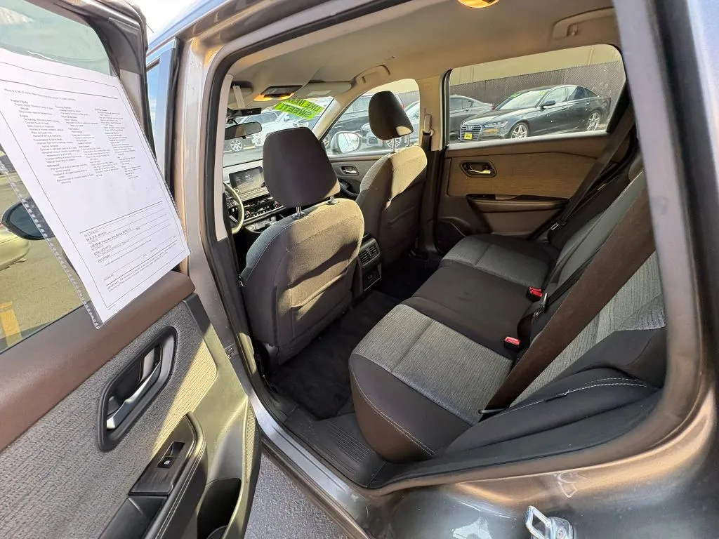 Nissan Rogue photo 10