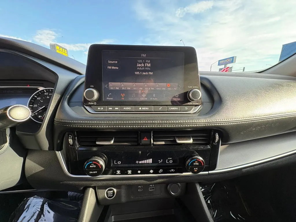 Nissan Rogue photo 17