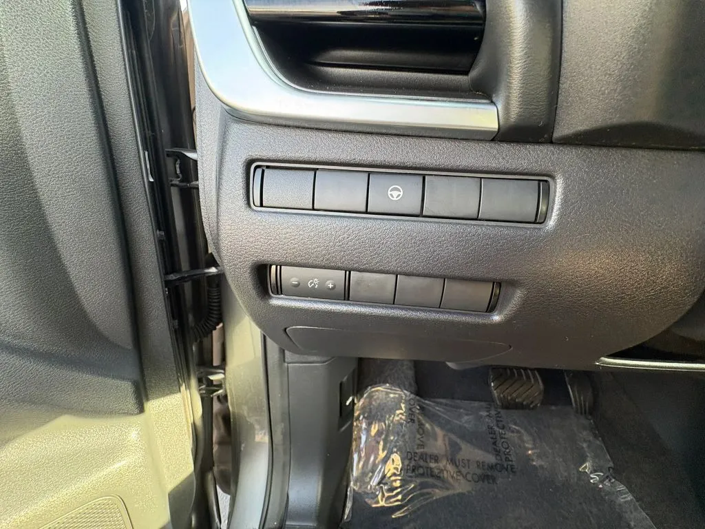 Nissan Rogue photo 19